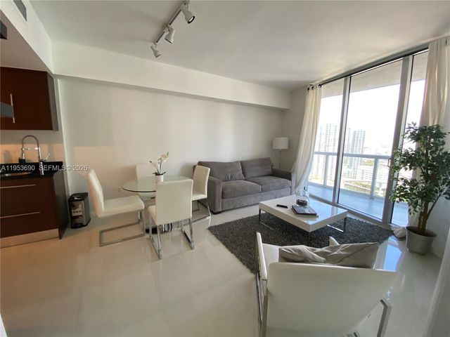 465 Brickell Ave 3004, Miami, FL 33131