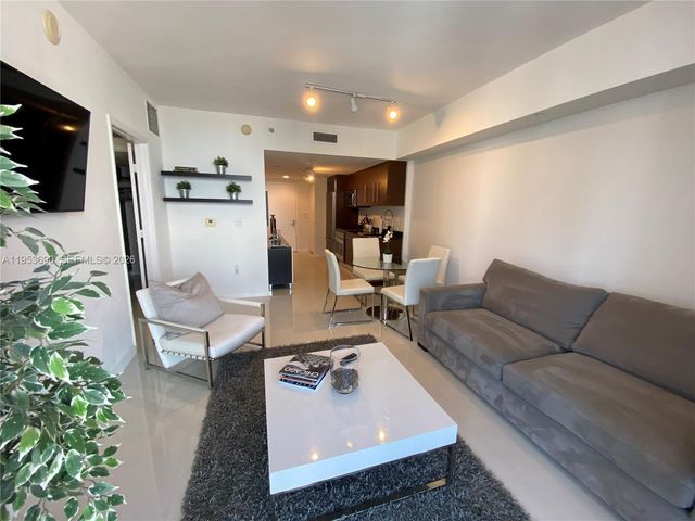 465 Brickell Ave 3004, Miami, FL 33131