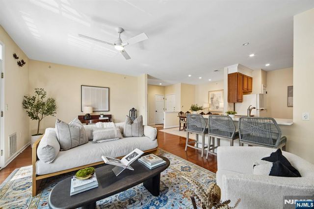 4 Quarry Drive B2, Woodland Park, NJ 07424