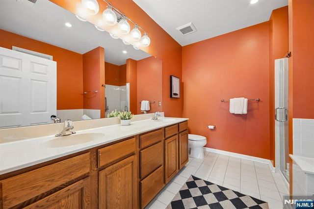 4 Quarry Drive B2, Woodland Park, NJ 07424