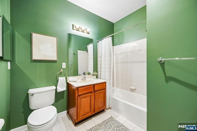 4 Quarry Drive B2, Woodland Park, NJ 07424