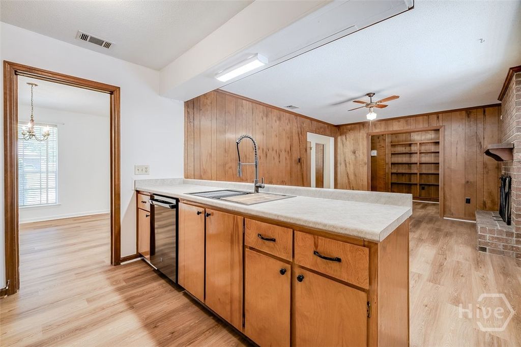 Image 13 of property listing at 937 Mill Drive, Savannah, GA 31419