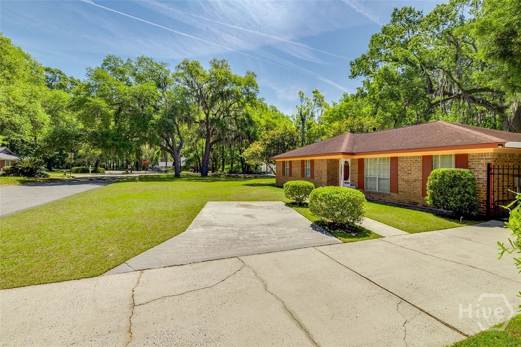 Image 4 of property listing at 937 Mill Drive, Savannah, GA 31419