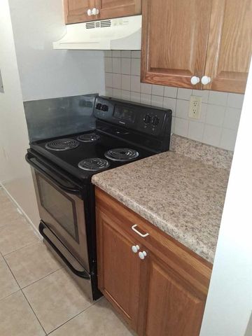 1080 N Benoist Farms Road 204, West Palm Beach, FL 33411