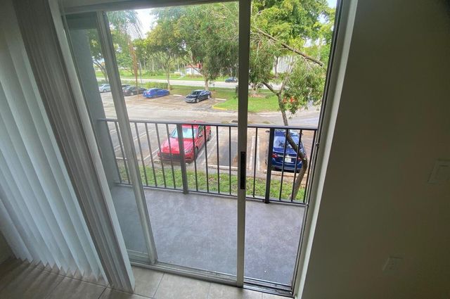 1080 N Benoist Farms Road 204, West Palm Beach, FL 33411