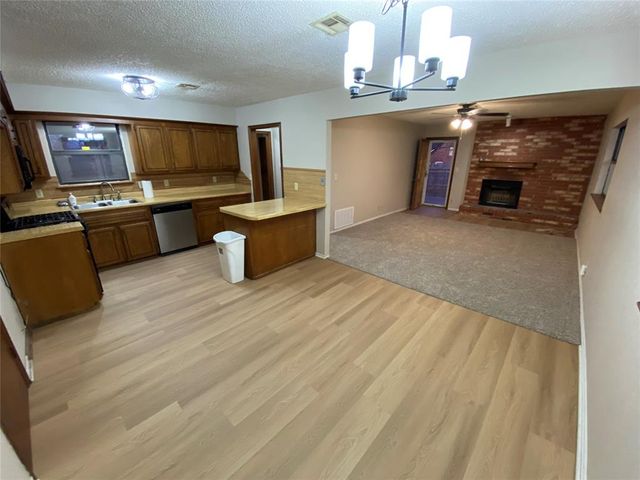 805 Condor Court, Noble, OK 73068