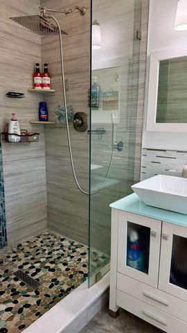 147 E 28th Street E, Riviera Beach, FL 33404