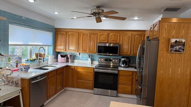 147 E 28th Street E, Riviera Beach, FL 33404