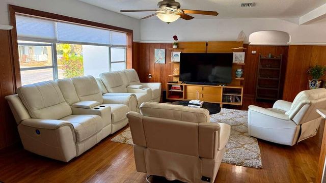 147 E 28th Street E, Riviera Beach, FL 33404