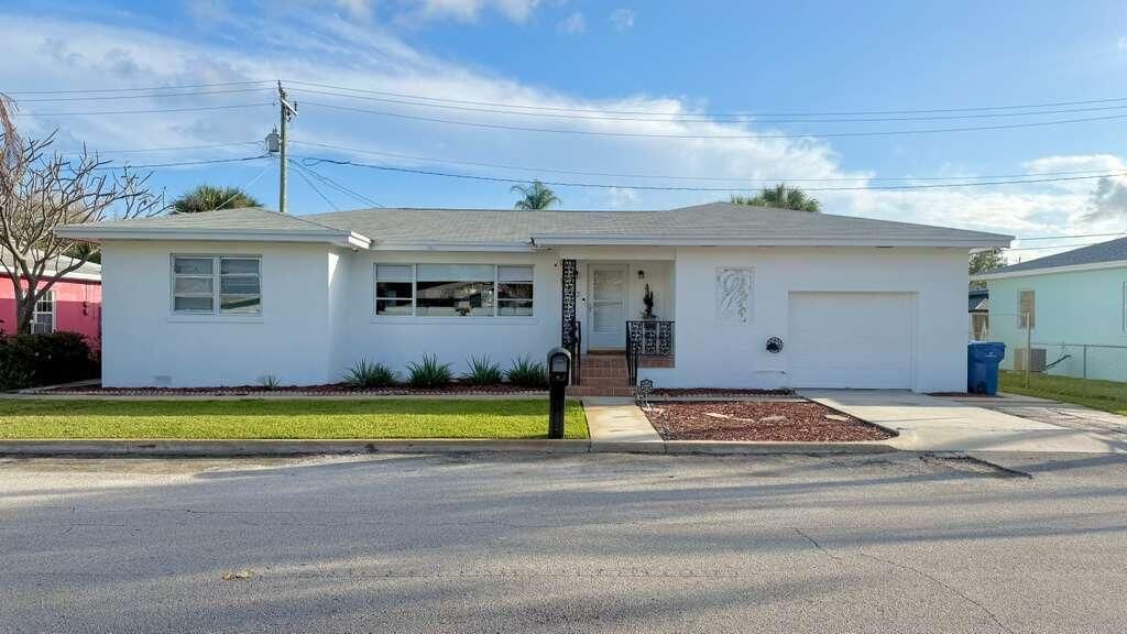 147 E 28th Street E, Riviera Beach, FL 33404