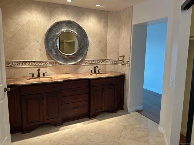 16521 Calle Pulido, San Diego, CA 92128