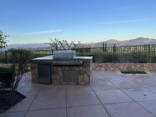 16521 Calle Pulido, San Diego, CA 92128