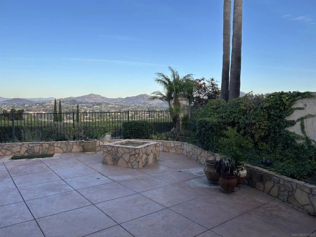 16521 Calle Pulido, San Diego, CA 92128