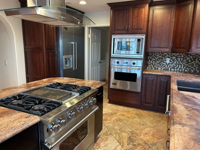 16521 Calle Pulido, San Diego, CA 92128