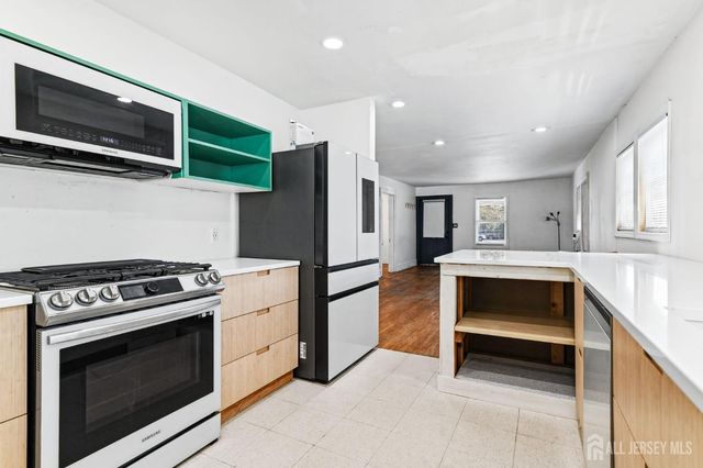 52 Main Street, East Brunswick, NJ 08816