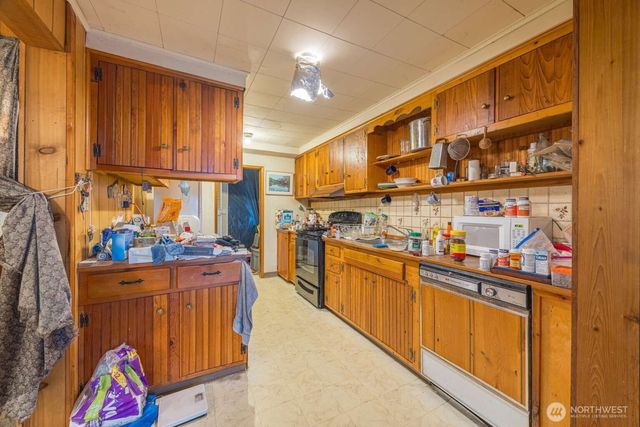 1103 W Spruce Street, Port Angeles, WA 98363