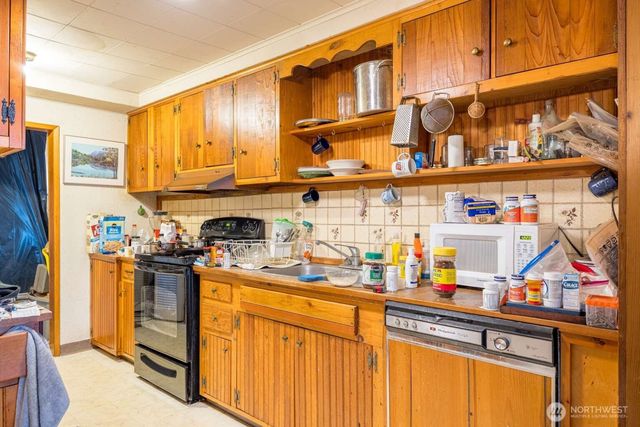 1103 W Spruce Street, Port Angeles, WA 98363