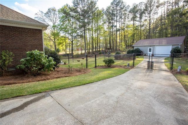 4450 Bay Creek Road, Loganville, GA 30052