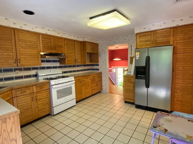 13 Oxbow Rd, Natick, MA 01760