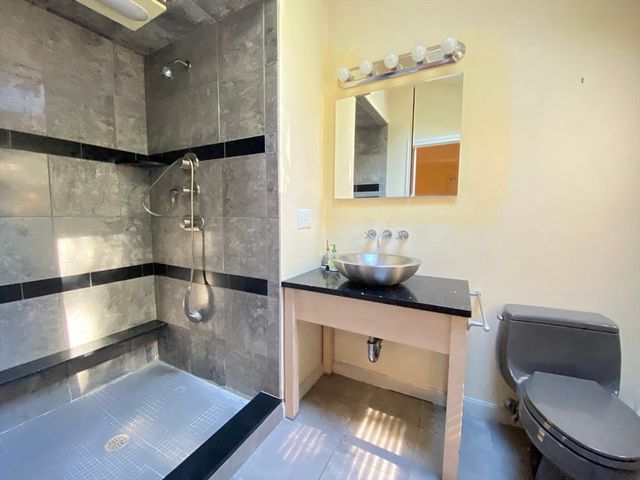 13 Oxbow Rd, Natick, MA 01760