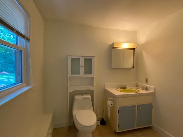 13 Oxbow Rd, Natick, MA 01760