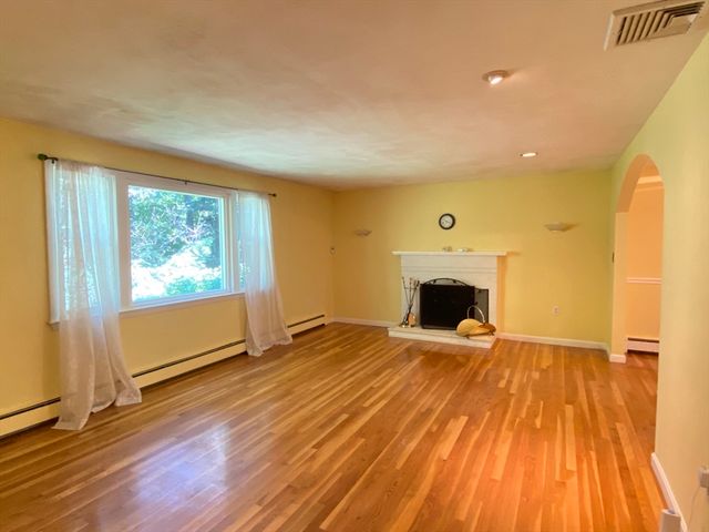 13 Oxbow Rd, Natick, MA 01760