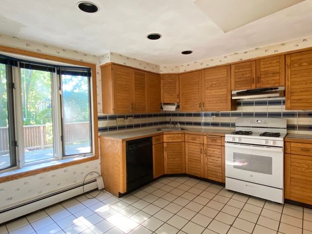 13 Oxbow Rd, Natick, MA 01760