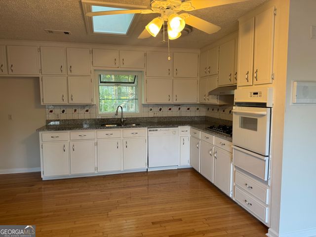 2316 Emerald Drive, Jonesboro, GA 30236