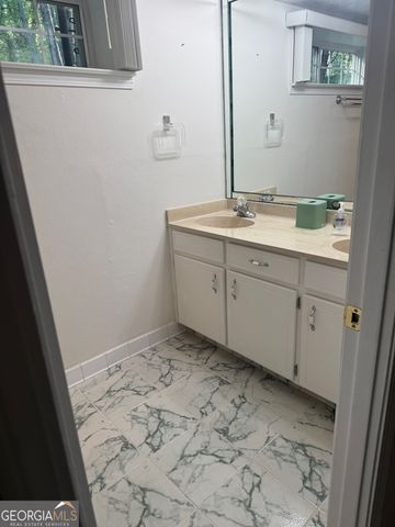 2316 Emerald Drive, Jonesboro, GA 30236