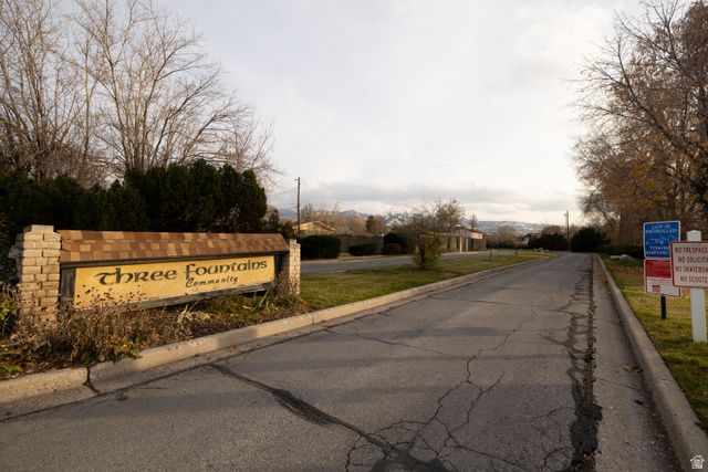 323 S PEACH LN, Bountiful, UT 84010