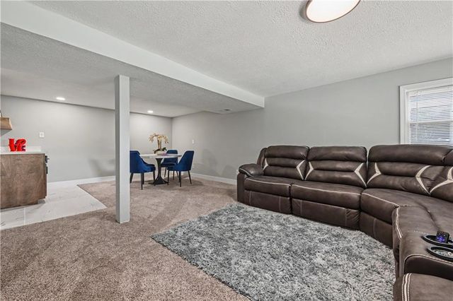 16 M Street, Lake Lotawana, MO 64086