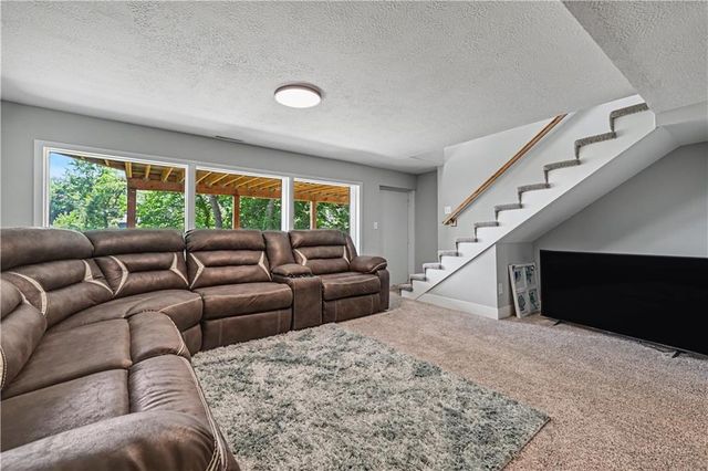 16 M Street, Lake Lotawana, MO 64086