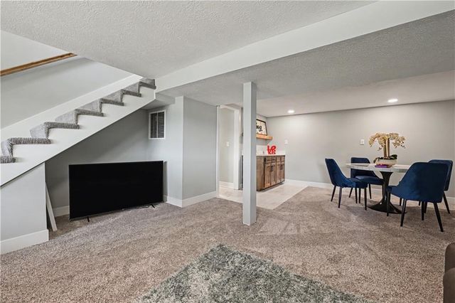 16 M Street, Lake Lotawana, MO 64086