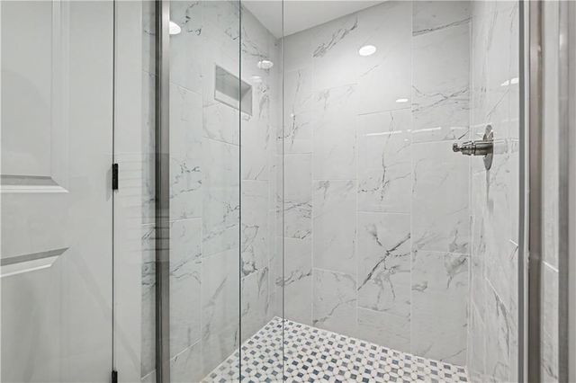 16 M Street, Lake Lotawana, MO 64086