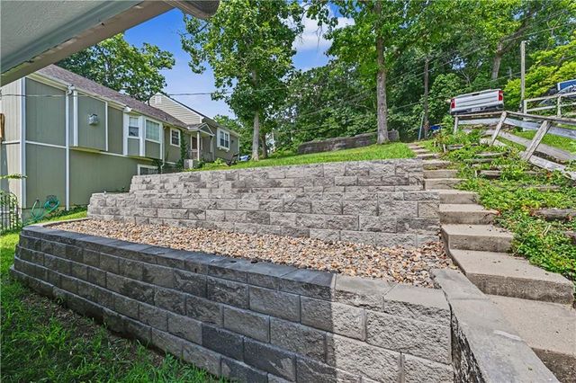 16 M Street, Lake Lotawana, MO 64086