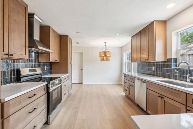 5010 Oak Shadows Drive, Houston, TX 77091