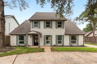 5010 Oak Shadows Drive, Houston, TX 77091