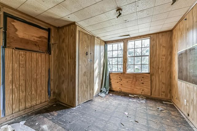 32 11th Avenue N, Texas City, TX 77590