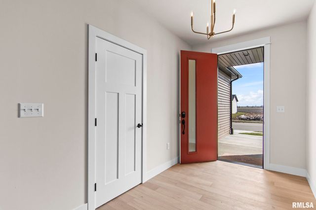 5305 Verdant Lane, Springfield, IL 62711