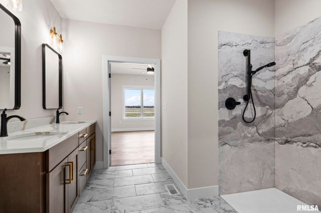 5305 Verdant Lane, Springfield, IL 62711