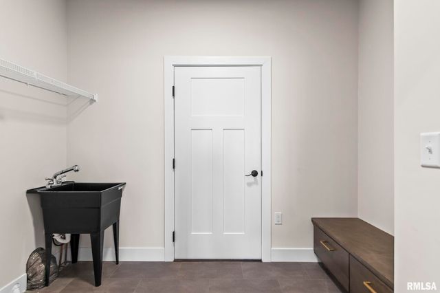 5305 Verdant Lane, Springfield, IL 62711