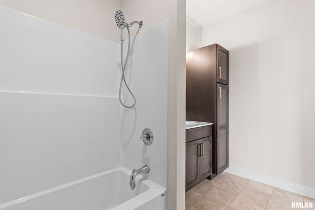 5305 Verdant Lane, Springfield, IL 62711