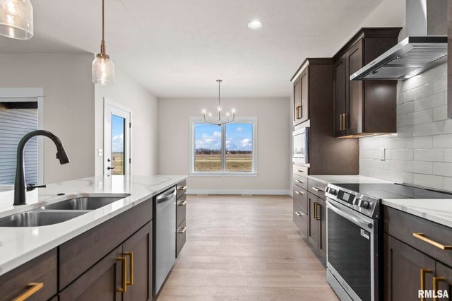 5305 Verdant Lane, Springfield, IL 62711