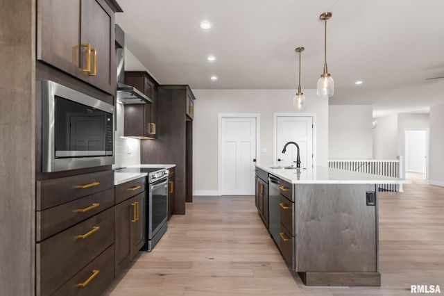 5305 Verdant Lane, Springfield, IL 62711