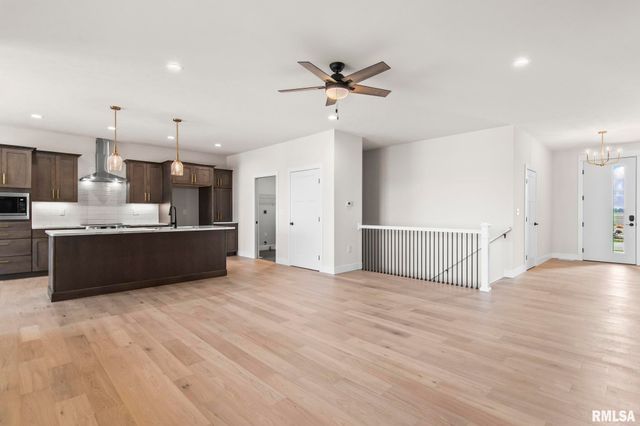 5305 Verdant Lane, Springfield, IL 62711