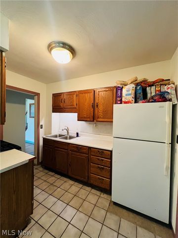 2135 Parkman Road NW, Warren, OH 44485