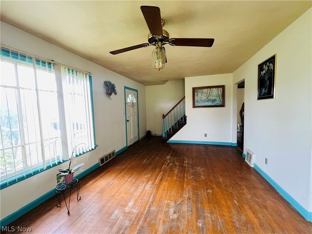 2135 Parkman Road NW, Warren, OH 44485