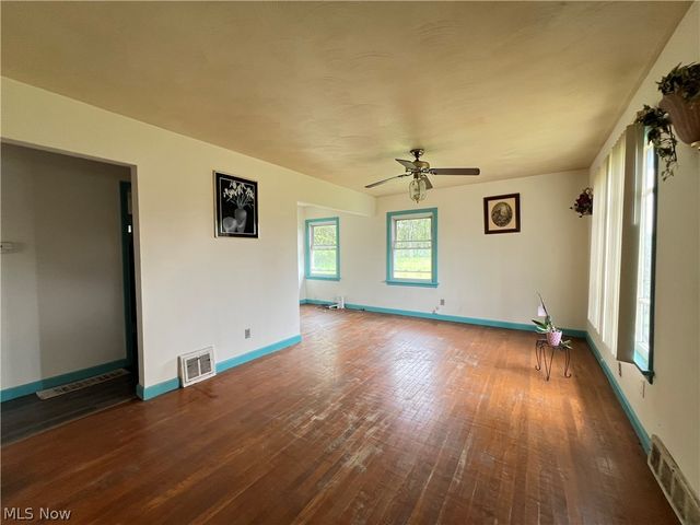 2135 Parkman Road NW, Warren, OH 44485
