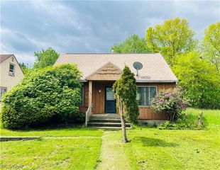 2135 Parkman Road NW, Warren, OH 44485