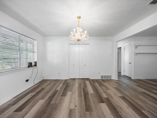 209 W Avenue K, Midlothian, TX 76065